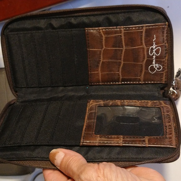 VGUC. Jessica Simpson double zip wallet. - Picture 5 of 8